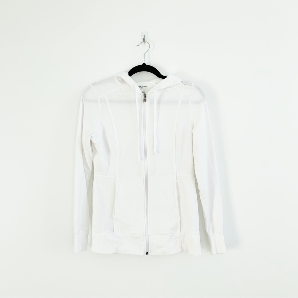 Women’s White fitted hoodie